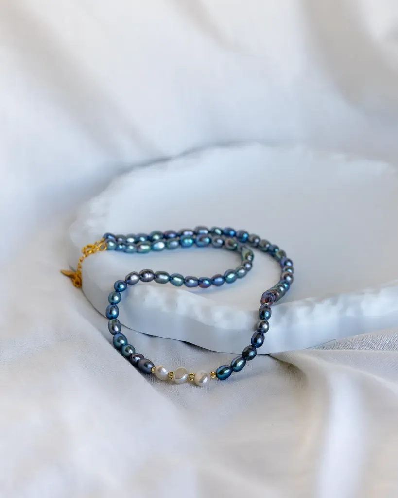 Midnight Lagoon Pearl Necklace